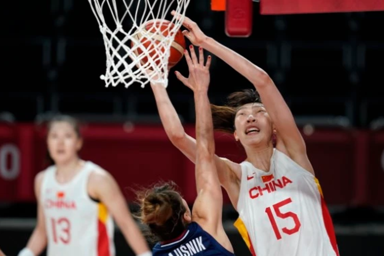 หญิงที่ต้องการ เหยา: 6'10" Han Xu ทำเครื่องหมายใน WNBA ประเทศจีน